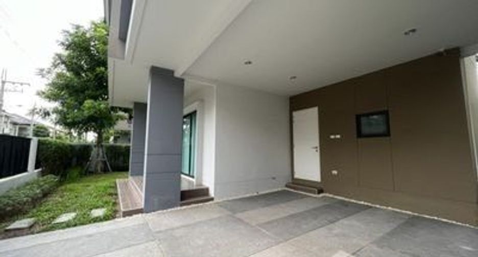 For sale 4 bedrooms house in Khan Na Yao, Bangkok