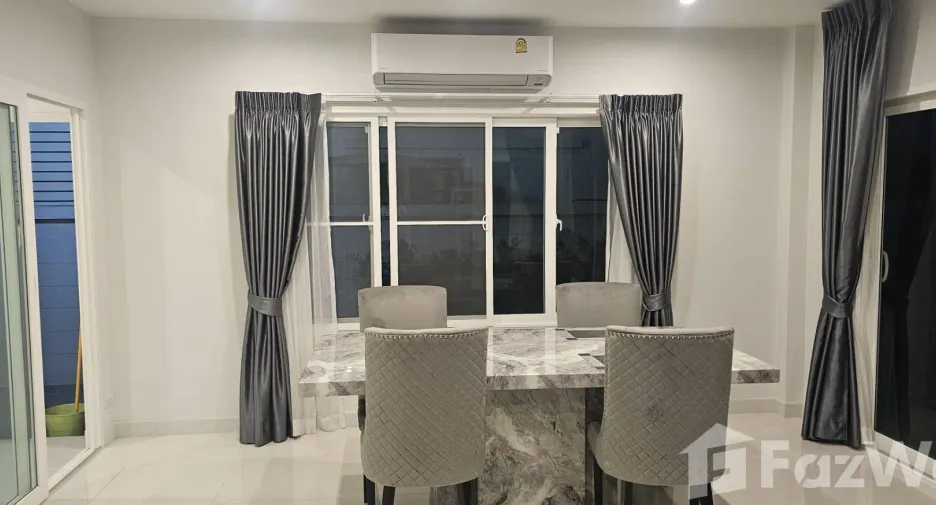 Casa en alquiler de 3 habitaciones en Mueang Phuket, Phuket