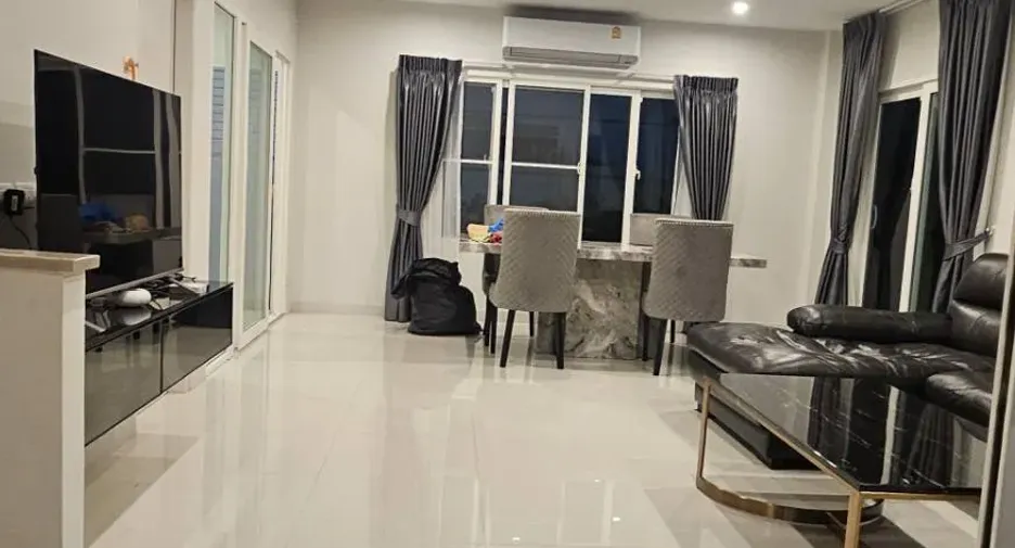 Casa en alquiler de 3 habitaciones en Mueang Phuket, Phuket