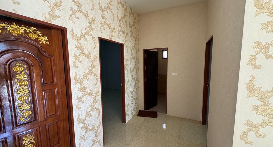 Casa en venta de 3 habitaciones en Ban Bueng, Chonburi