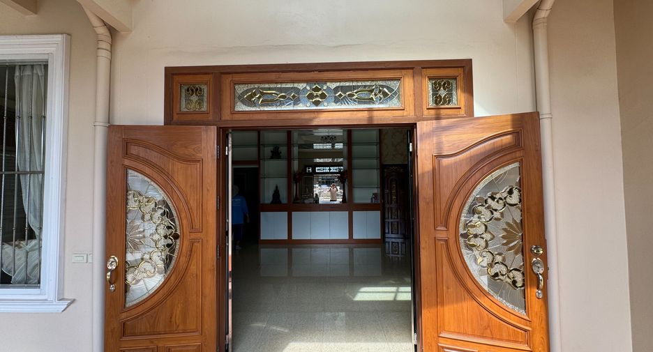 Casa en venta de 3 habitaciones en Ban Bueng, Chonburi