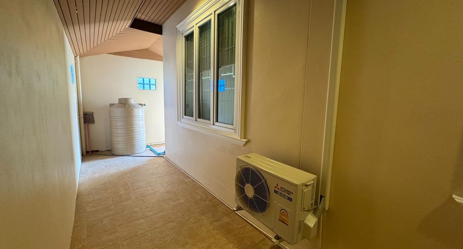 Casa en venta de 3 habitaciones en Ban Bueng, Chonburi
