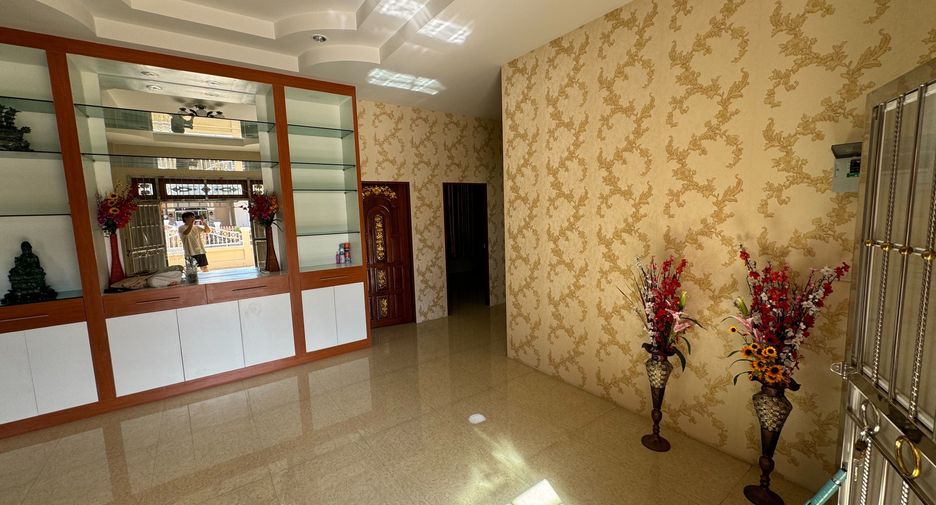 Casa en venta de 3 habitaciones en Ban Bueng, Chonburi