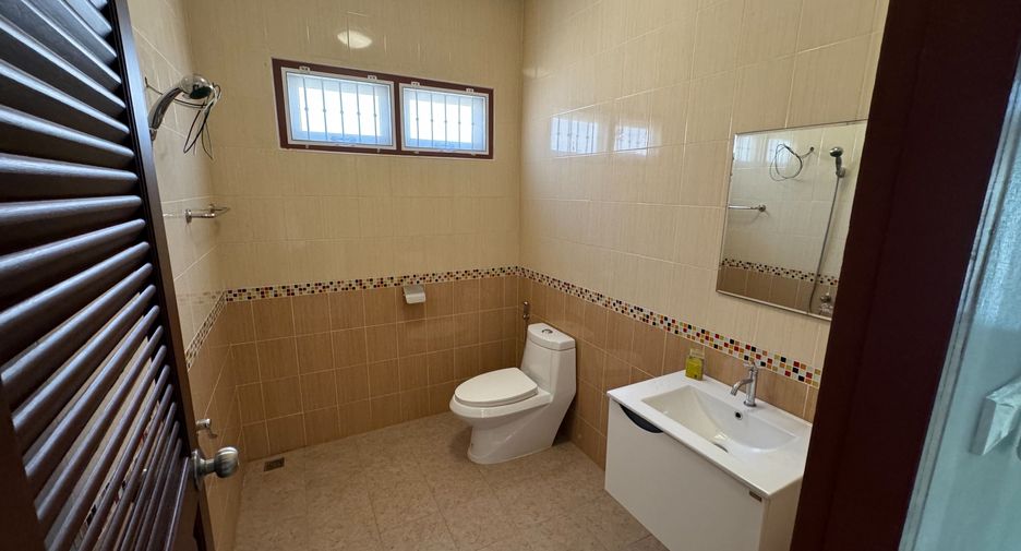 Casa en venta de 3 habitaciones en Ban Bueng, Chonburi