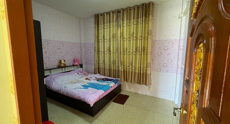 Casa en venta de 3 habitaciones en Ban Bueng, Chonburi