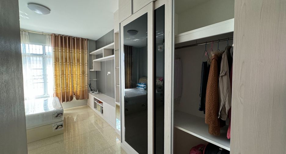Casa en venta de 3 habitaciones en Ban Bueng, Chonburi