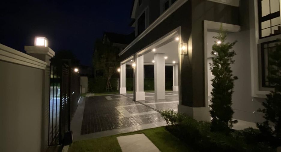 For sale 5 bedrooms house in Thawi Watthana, Bangkok
