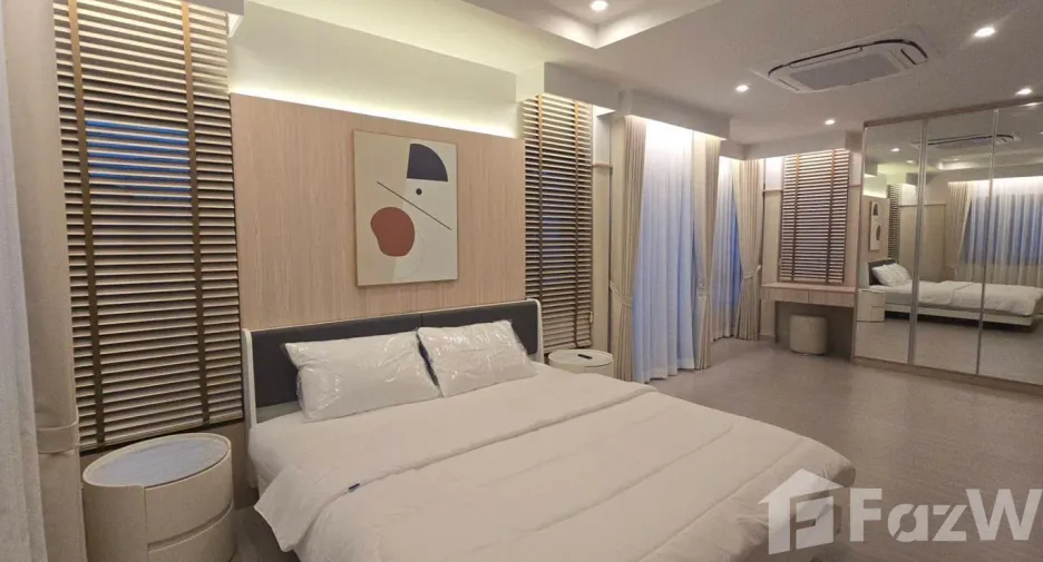 For rent 4 bedrooms house in Mueang Phuket, Phuket