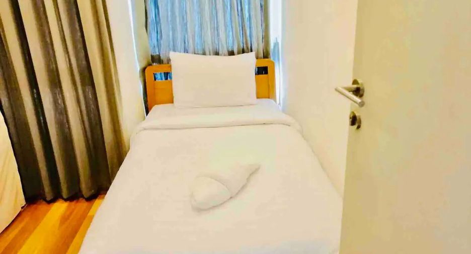 For sale 2 bedrooms condo in Phra Khanong, Bangkok