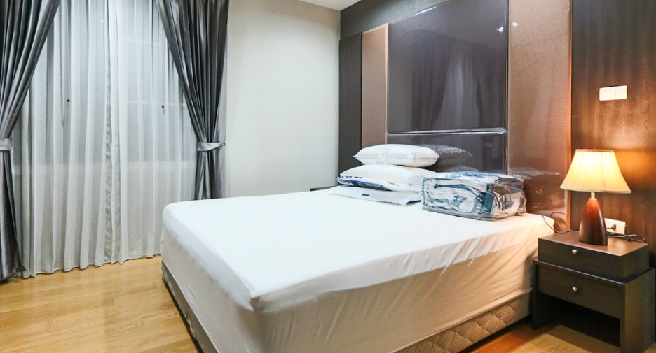 For sale 2 bedrooms condo in Watthana, Bangkok