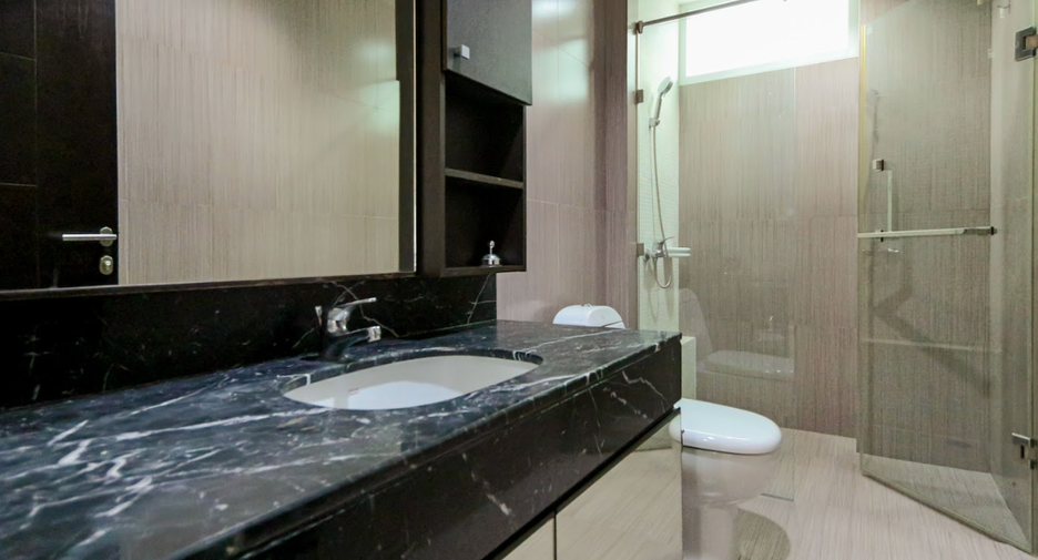 For sale 2 bedrooms condo in Watthana, Bangkok