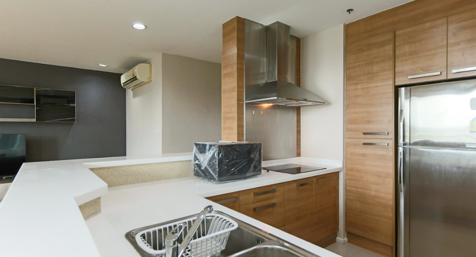 For sale 2 bedrooms condo in Watthana, Bangkok