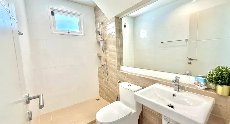 For rent 4 bedrooms house in Mueang Phuket, Phuket