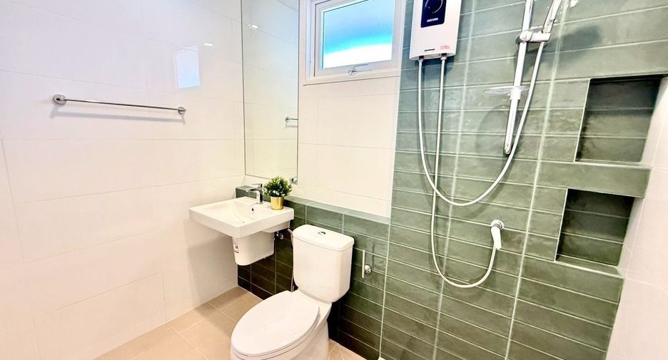 Haus zur Miete mit 4 Zimmer in Mueang Phuket, Phuket
