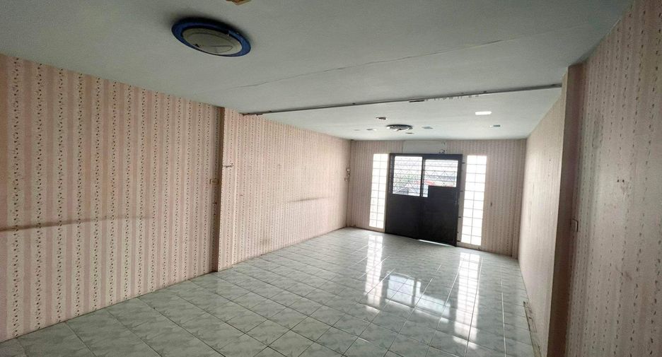 Local comercial en venta de 3 habitaciones en Mueang Chon Buri, Chonburi