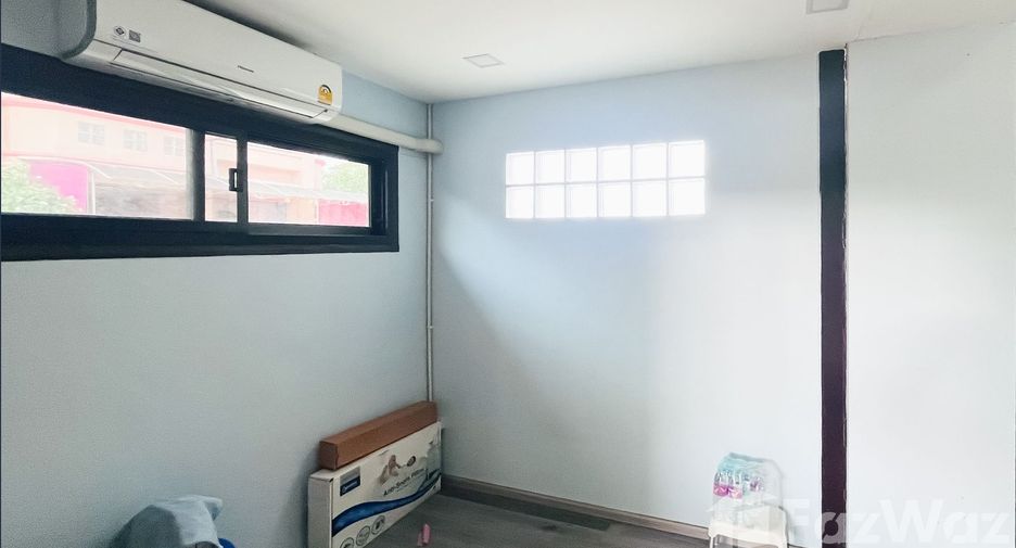À vendre 3 chambres maison de ville à Bang Kruai, Nonthaburi