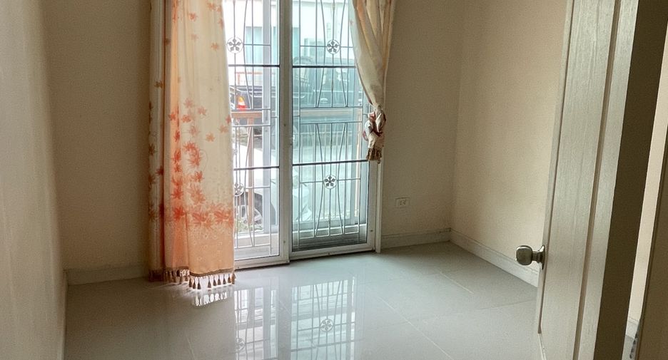 Reihenhaus zur Miete mit 4 Zimmer in Mueang Samut Sakhon, Samut Sakhon