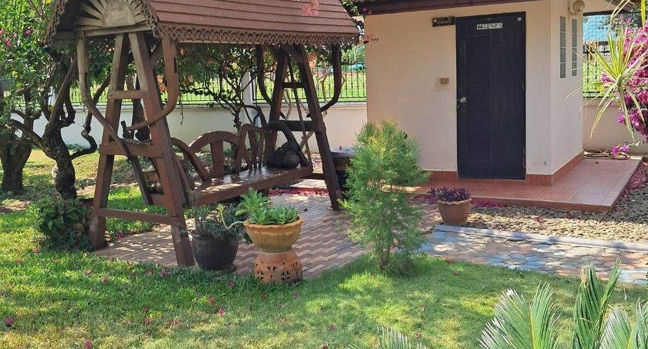 For sale 9 bedrooms villa in Mueang Nakhon Pathom, Nakhon Pathom