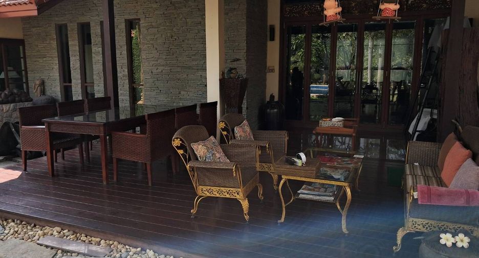 For sale 9 bedrooms villa in Mueang Nakhon Pathom, Nakhon Pathom