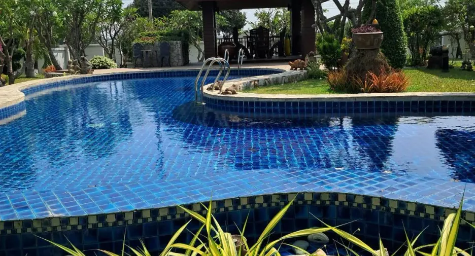 For sale 9 bedrooms villa in Mueang Nakhon Pathom, Nakhon Pathom
