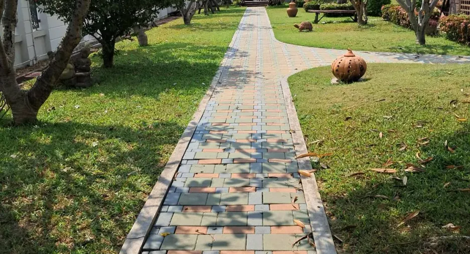 For sale 9 bedrooms villa in Mueang Nakhon Pathom, Nakhon Pathom