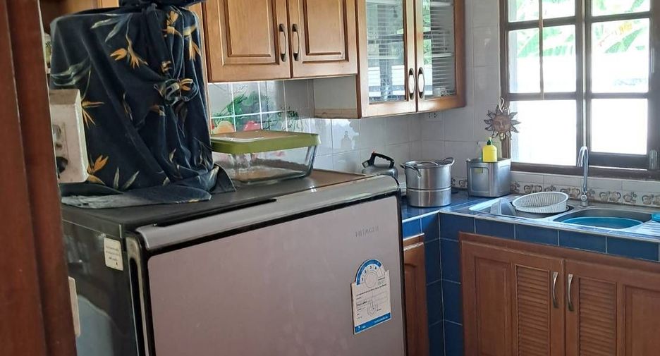 For sale 9 bedrooms villa in Mueang Nakhon Pathom, Nakhon Pathom