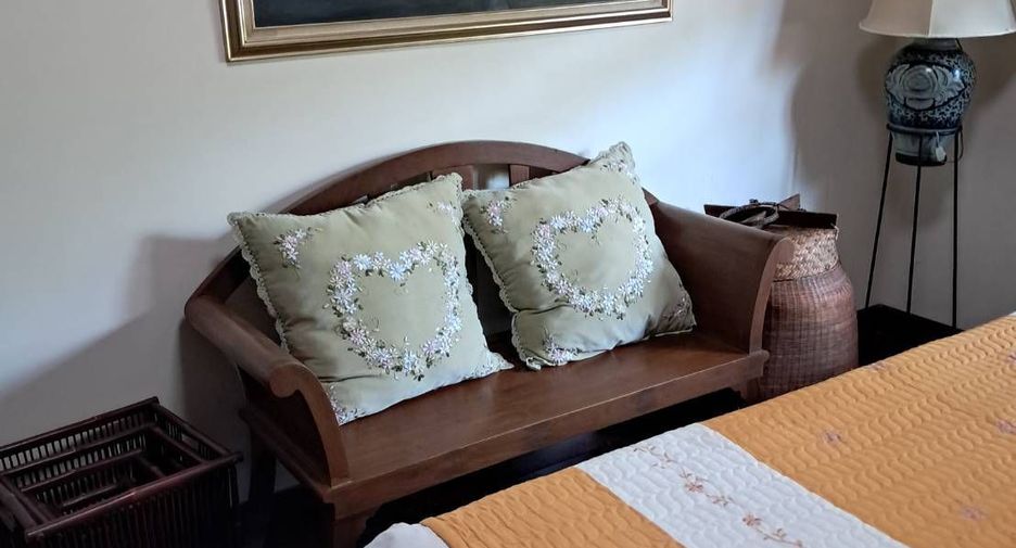 For sale 9 bedrooms villa in Mueang Nakhon Pathom, Nakhon Pathom