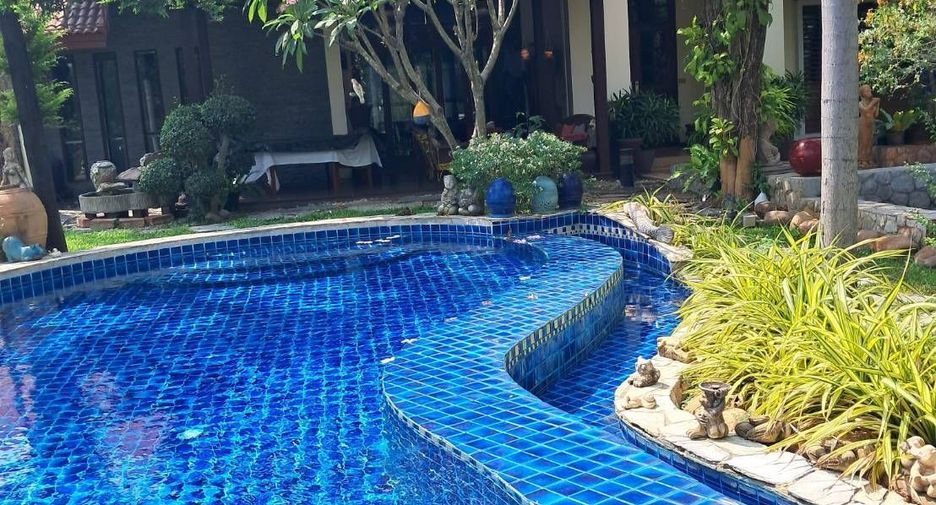 For sale 9 bedrooms villa in Mueang Nakhon Pathom, Nakhon Pathom