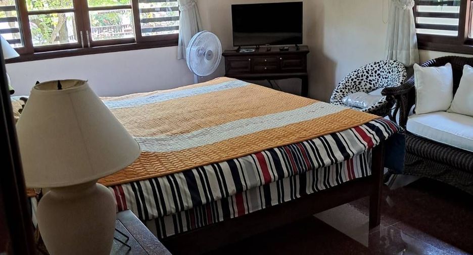 For sale 9 bedrooms villa in Mueang Nakhon Pathom, Nakhon Pathom
