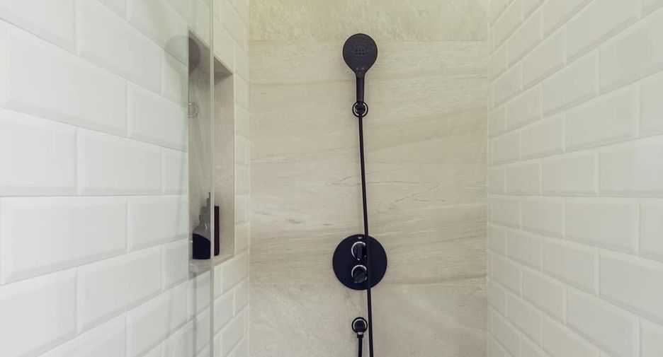 For sale 2 ベッドルーム condo in Khlong San, Bangkok