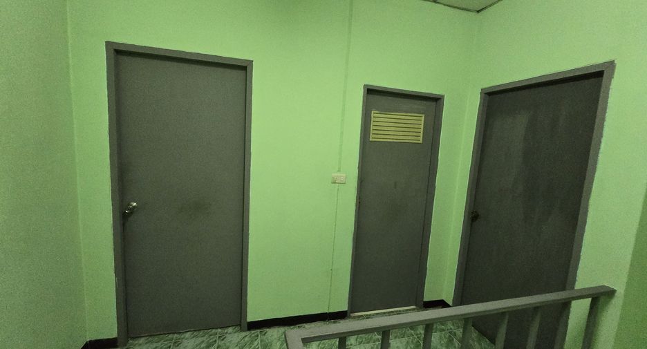 For sale 2 ベッドルーム townhouse in Mueang Samut Prakan, Samut Prakan