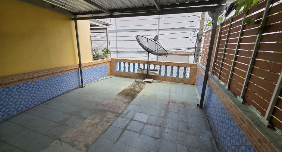 For sale 2 ベッドルーム townhouse in Mueang Samut Prakan, Samut Prakan