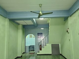 For sale 2 ベッドルーム townhouse in Mueang Samut Prakan, Samut Prakan