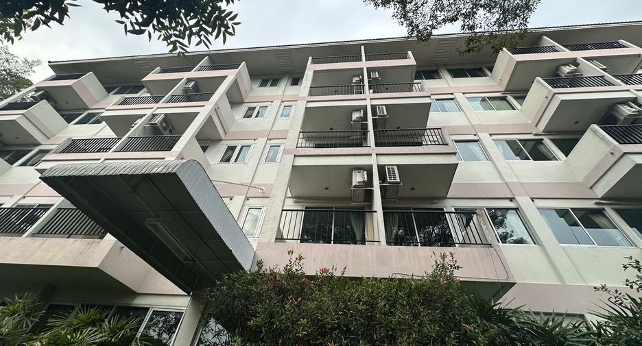 For sale 63 bedrooms hotel in Khlong Luang, Pathum Thani