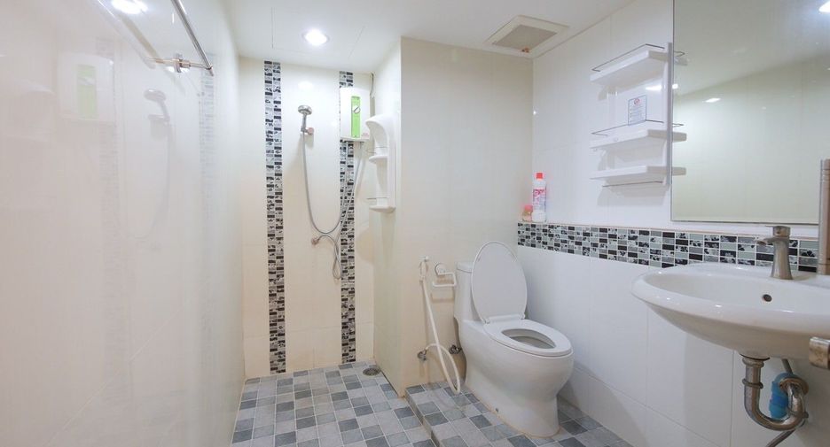 For sale 2 bedrooms condo in Phaya Thai, Bangkok