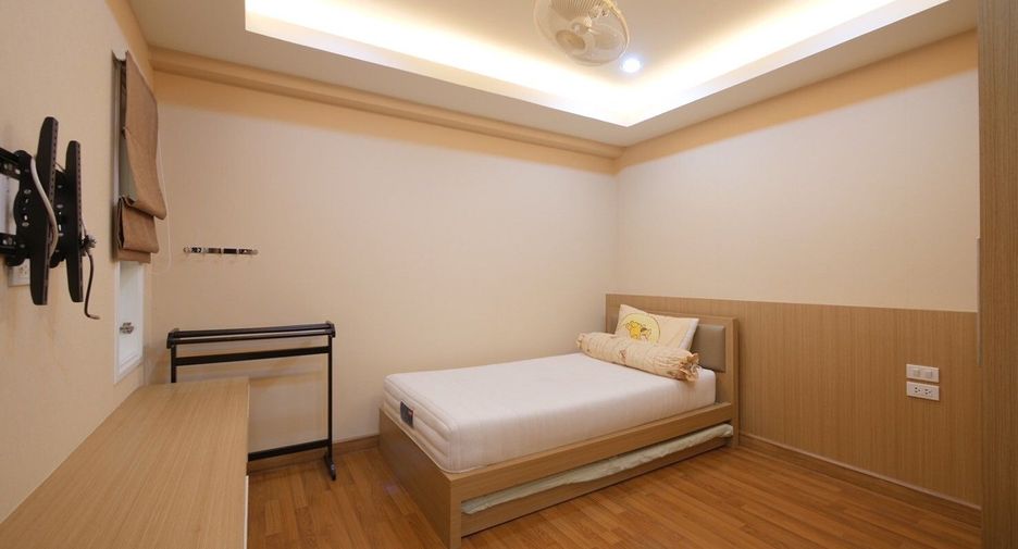 For sale 2 bedrooms condo in Phaya Thai, Bangkok