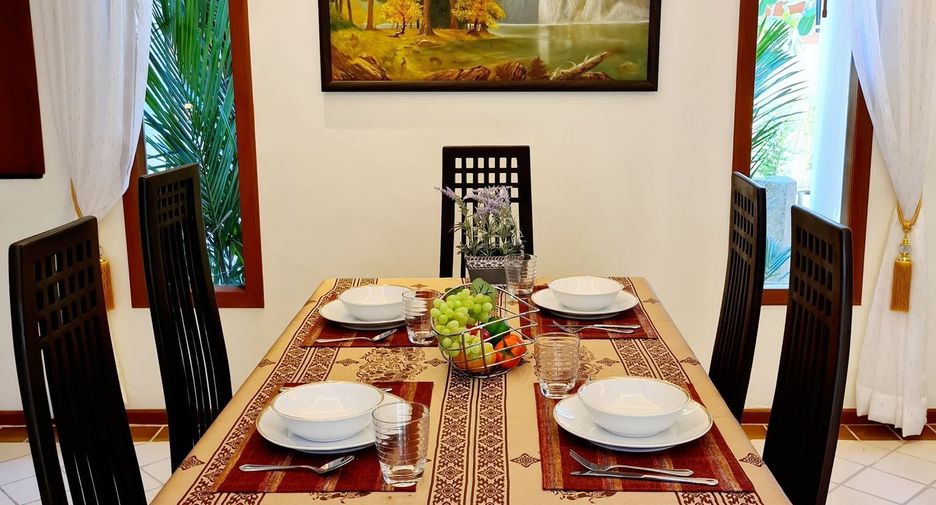 Villa en alquiler de 3 habitaciones en Mueang Phuket, Phuket