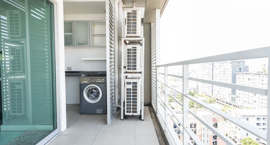 For sale 2 bedrooms condo in Chatuchak, Bangkok