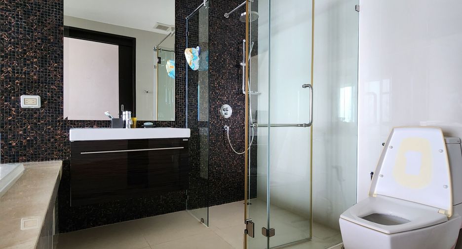 For rent 2 bedrooms condo in Klaeng, Rayong