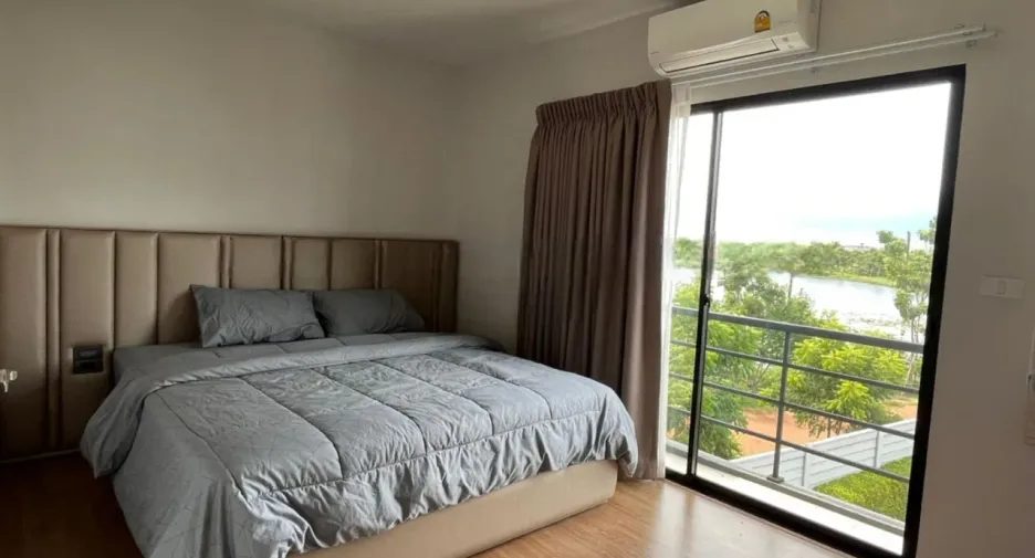 À vendre 3 chambres maison de ville à Bang Bua Thong, Nonthaburi