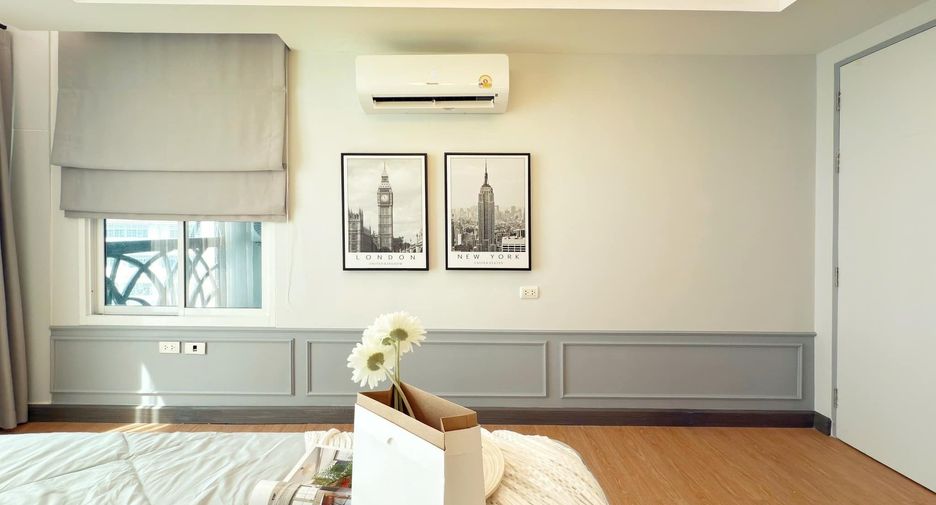 For sale 1 bed condo in Wang Thonglang, Bangkok