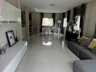 Haus zum Kauf mit 4 Zimmer in Bang Khen, Bangkok