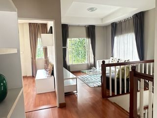 Haus zum Kauf mit 4 Zimmer in Bang Khen, Bangkok