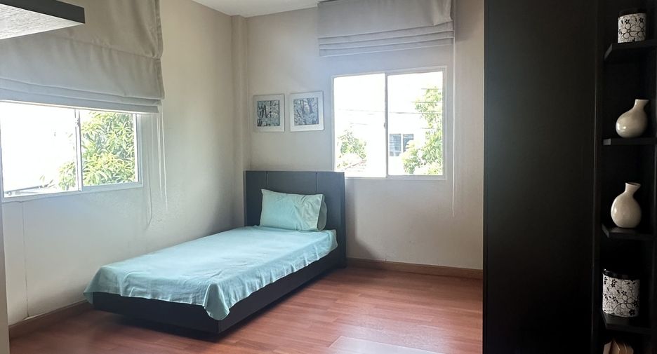 Casa en venta de 4 habitaciones en Bang Khen, Bangkok