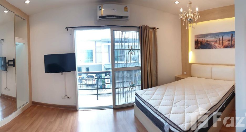 À vendre et à louer 3 chambres maison de ville à Sam Phran, Nakhon Pathom