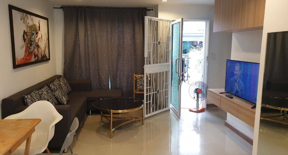 À vendre et à louer 3 chambres maison de ville à Sam Phran, Nakhon Pathom