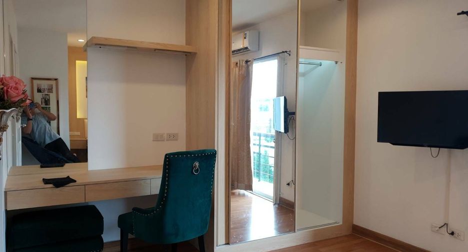 À vendre et à louer 3 chambres maison de ville à Sam Phran, Nakhon Pathom