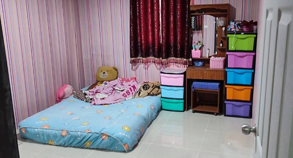 For sale 2 bedrooms townhouse in Si Maha Phot, Prachin Buri