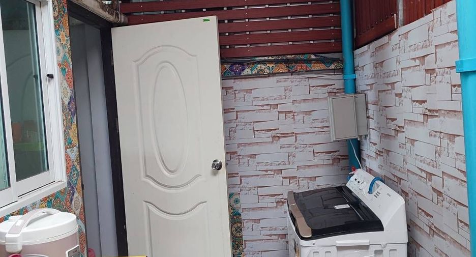 For sale 2 bedrooms townhouse in Si Maha Phot, Prachin Buri