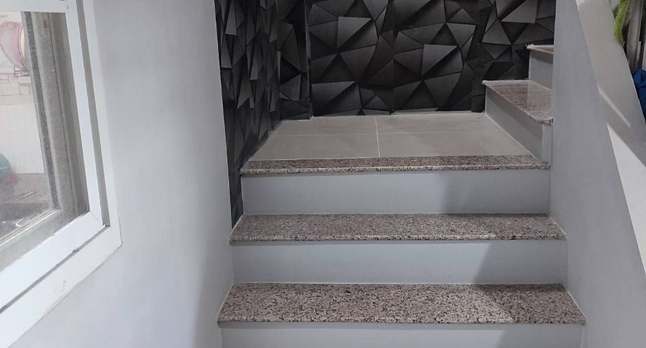 For sale 2 bedrooms townhouse in Si Maha Phot, Prachin Buri